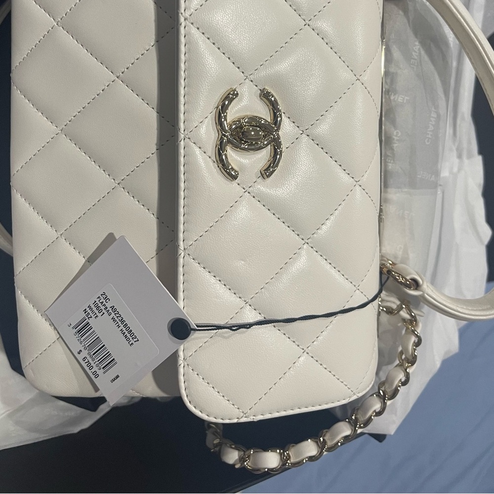 Brand new Chanel Large - Picture 3 of 5